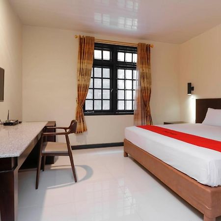 Reddoorz Plus Near Halim Perdanakusuma 2 Giacarta Esterno foto