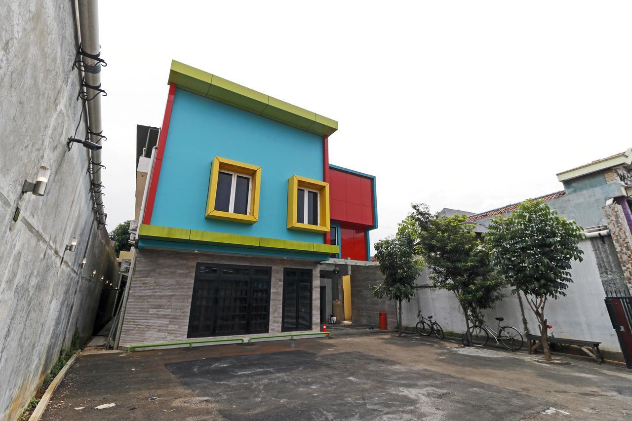 Reddoorz Plus Near Halim Perdanakusuma 2 Giacarta Esterno foto